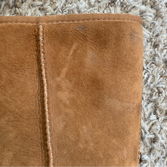 UGG Women's Classic Tall II Boot size 6 Chestnut Sheepskin Insole Suede Outer - Picture 10 of 16